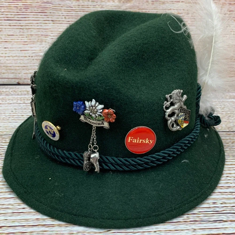 Green Tyrol‎ Bavarian Alpine Hat Oktoberfest Germany Travel Souvenir Pins